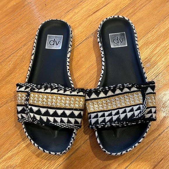 Sandals - Picture 6 of 7